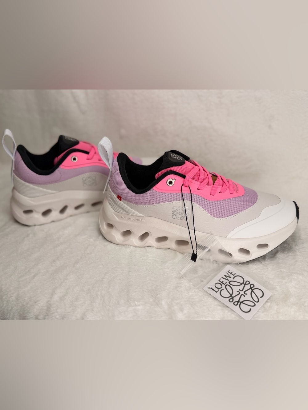 Loewe x On Cloudtilt 2.0 in the 'Pink/White' colorway - Picture 5 of 7